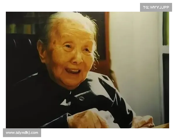 冰心笔下母爱与人性光辉的深刻阐释及其文学价值探讨 冰心笔下母爱与人性光辉的深刻阐释及其文学价值探讨