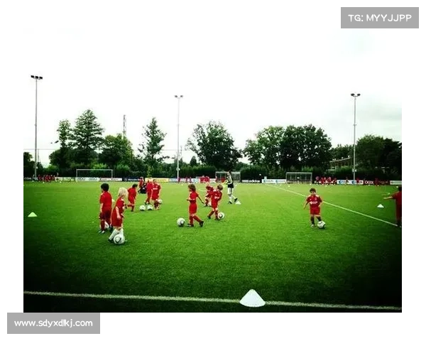 如何在青训体系中践行阿贾克斯足球理念与发展策略